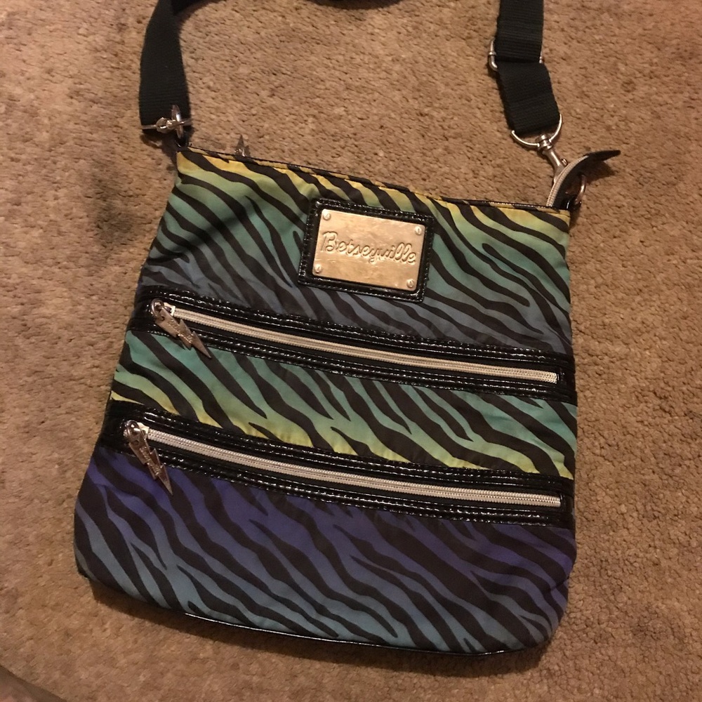Betseyville Cross body purse